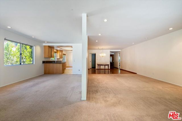 4935 Woodley Avenue photo 8