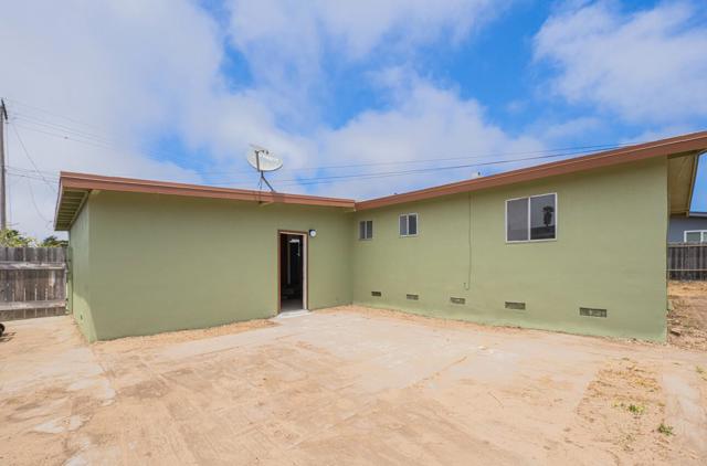 3114 Flower Circle, Marina CA: https://media.crmls.org/mediaz/e27490b4-b7a5-4fdc-93b2-5b1868c0c8d7.jpg