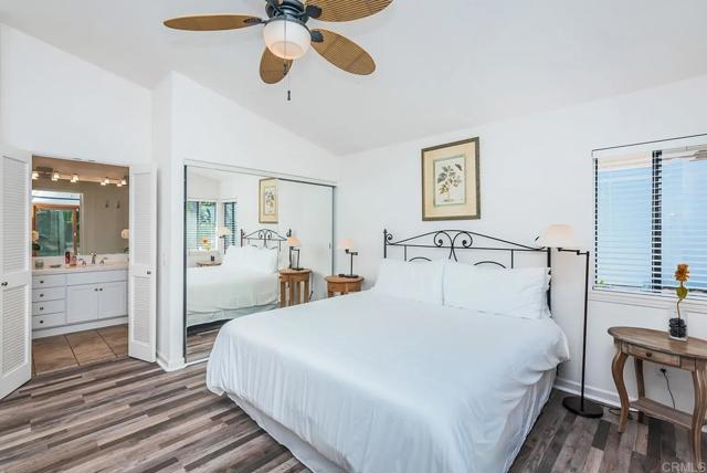 729 Poinsettia Park, Encinitas CA: https://media.crmls.org/mediaz/e274b9cf-a9c8-49fd-8fc5-09f3d4c24bb0.jpg
