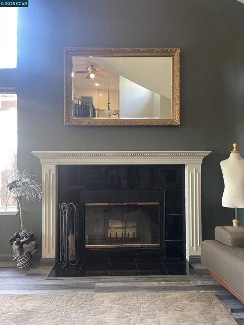 1011 Amanda Cir, Brentwood CA: https://media.crmls.org/mediaz/e275243d-fd57-45f2-9082-3c2a188112cd.jpg