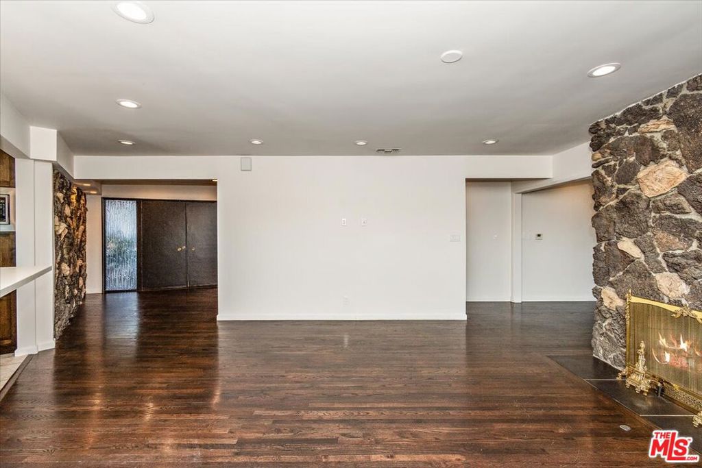 15451 Longbow DriveSherman Oaks img 19