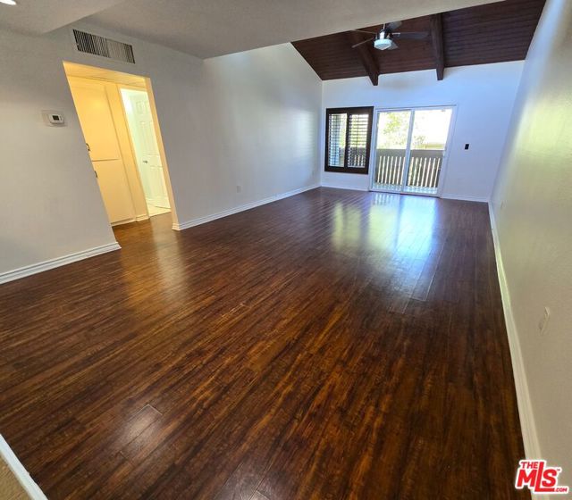 18350 Hatteras Street, Tarzana CA: https://media.crmls.org/mediaz/e275a112-c50b-4c74-89e4-aee827b94e7c.jpg