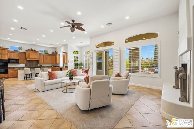 1 Toscana Way, Rancho Mirage CA: https://media.crmls.org/mediaz/e2763a69-2b78-44c4-b99a-e4c8f0c8a4b5.jpg