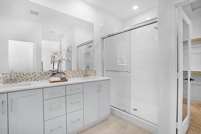 Detail Gallery Image 26 of 39 For 2040 Bluestone Cir, Chula Vista,  CA 91913 - 3 Beds | 2/1 Baths