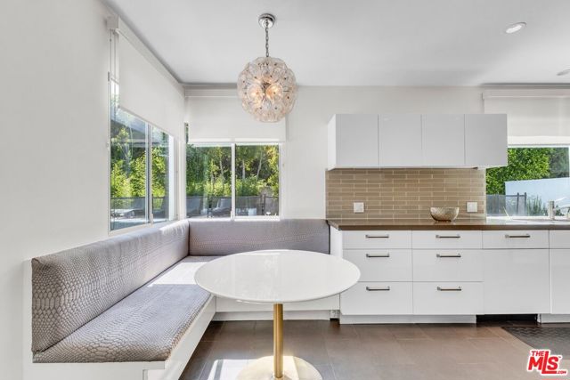 15514 CASIANO Court, Los Angeles CA: https://media.crmls.org/mediaz/e277139b-9413-4d25-a897-5c38b07503e5.jpg