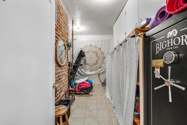 Image 32 of 60 For 1301 Juana Ave
