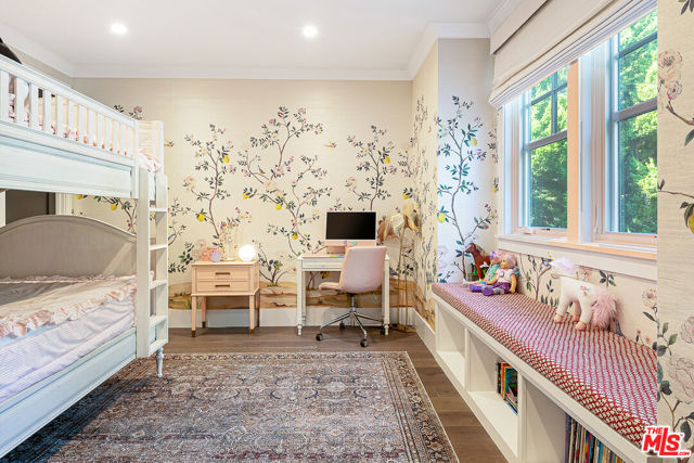 4117 Dixie Canyon Avenue, Sherman Oaks CA: https://media.crmls.org/mediaz/e277de6b-6c3f-4634-b046-04724230b2fe.jpg
