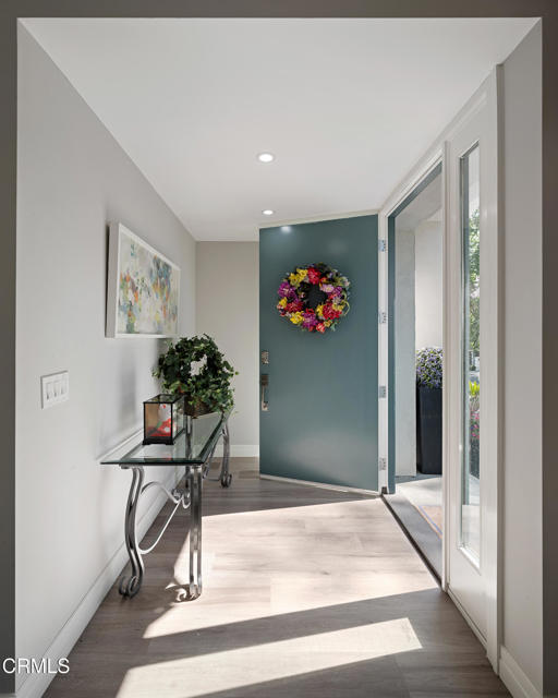 4428 Oakwood Avenue, La Canada Flintridge CA: https://media.crmls.org/mediaz/e279cf7d-d62e-49a8-8ace-b717657baaf6.jpg