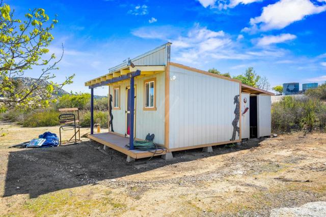 15636 Sage Hill Drive, Ramona CA: https://media.crmls.org/mediaz/e279e030-e001-4023-8387-20827e2ebbe8.jpg