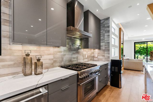 4338 Agnes Avenue, Studio City CA: https://media.crmls.org/mediaz/e27a15ca-46fb-4cfe-b3ab-939336a72971.jpg