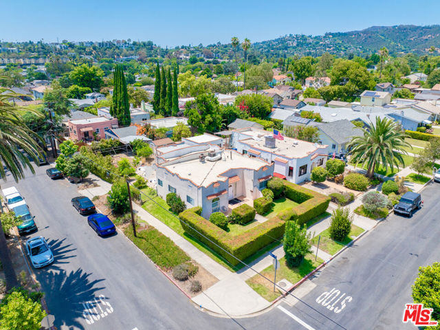 3300 Garden Avenue, Los Angeles CA: https://media.crmls.org/mediaz/e27a519e-f7ea-42aa-97d5-399a67aff4ae.jpg