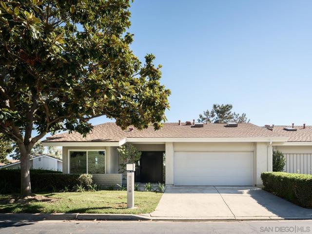 2163 Caminito Circulo Norte, La Jolla CA: https://media.crmls.org/mediaz/e27ae685-95ba-4957-9cad-27e36c6443a7.jpg