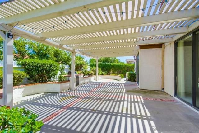 11742 Avenida Sivrita, San Diego CA: https://media.crmls.org/mediaz/e27b1853-de72-4c98-92bd-e674b2ebcbf5.jpg