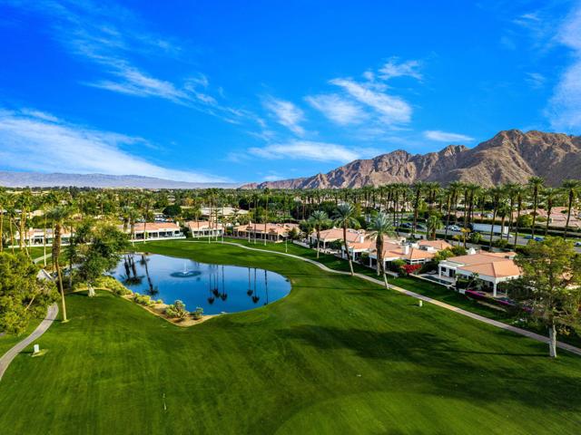 75720 Vista Del Rey, Indian Wells CA: https://media.crmls.org/mediaz/e27b2b92-129c-482c-bc2b-1fb4b18a0885.jpg