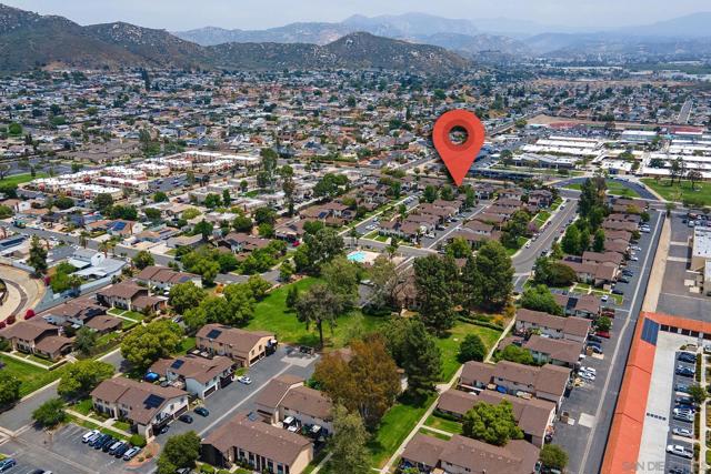 9952 N Magnolia Ave, Santee CA: https://media.crmls.org/mediaz/e27b85c5-c031-4647-abdb-83f1796c59a4.jpg