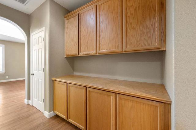 11447 Mirage Drive, Chowchilla CA: https://media.crmls.org/mediaz/e27bd7c0-fe0f-4a8c-a25f-ce16f246bdea.jpg