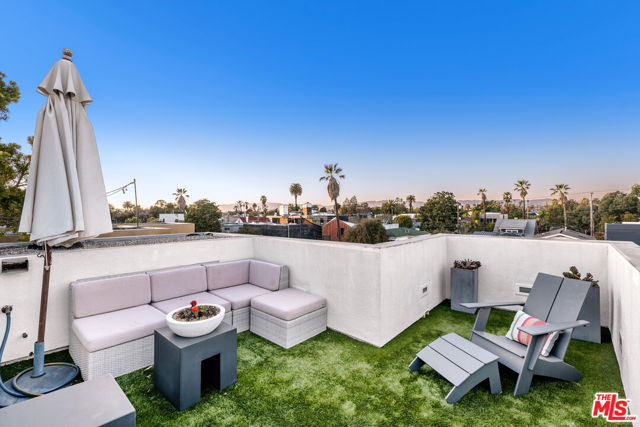 552 Grand Boulevard photo 4