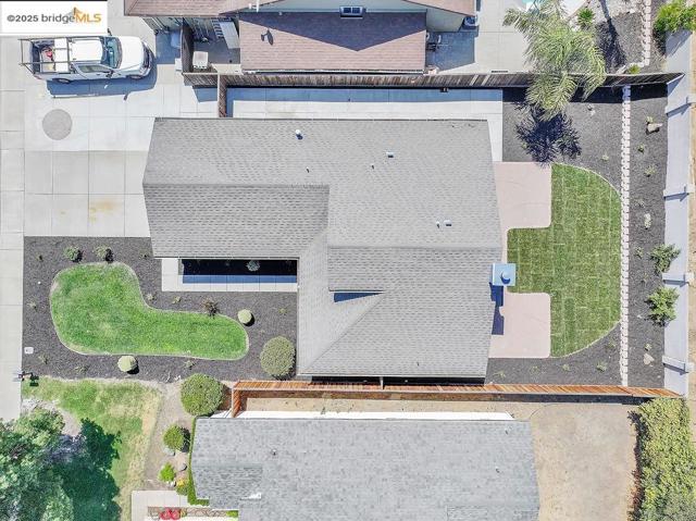 668 Miller Dr, Oakley CA: https://media.crmls.org/mediaz/e27bf163-c9b5-45a9-ad8c-470c85bcf288.jpg