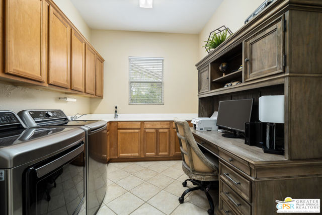 35707 Stonebriar Drive, Palm Desert CA: https://media.crmls.org/mediaz/e27cd799-2d8c-4c1c-bf6e-f756dc7d629c.jpg