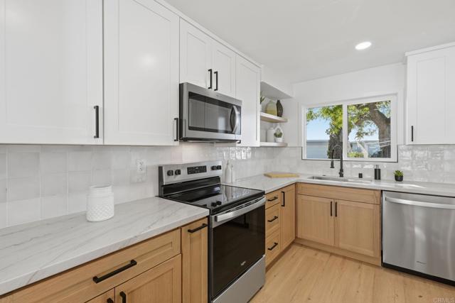 Detail Gallery Image 12 of 35 For 3621 Vista Campana S Unit 52, Oceanside,  CA 92057 - 3 Beds | 2 Baths