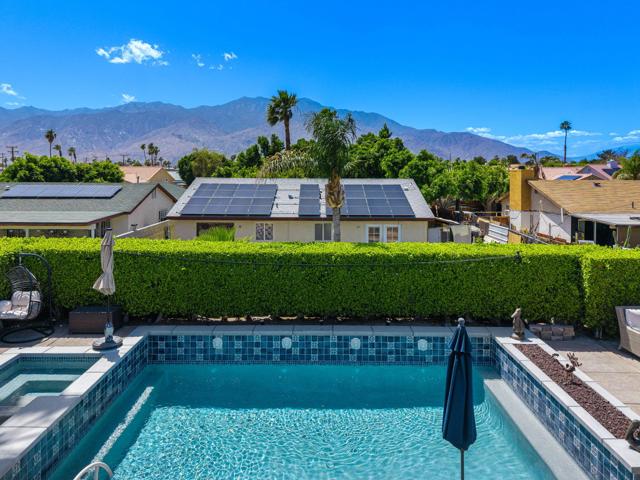 31465 Whispering Palms Trail, Cathedral City CA: https://media.crmls.org/mediaz/e27e0b78-2624-4677-b01d-0f36b7d7dde5.jpg
