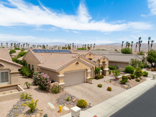 78368 Sunrise Canyon Avenue, Palm Desert CA: https://media.crmls.org/mediaz/e27e2a87-3b66-4a50-91bd-ed9689d6bfdf.jpg