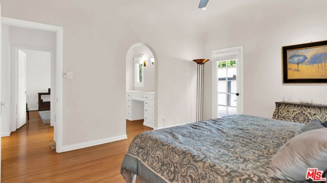 1118 HI POINT Street, Los Angeles CA: https://media.crmls.org/mediaz/e27e7024-7fc4-49ca-acf3-0eb87e196918.jpg