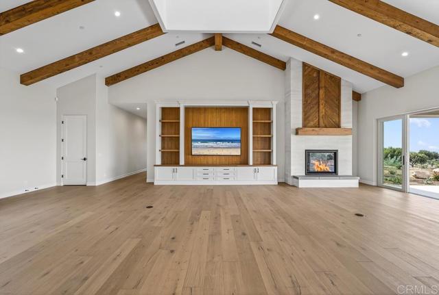 3066 Via Montevina, Fallbrook CA: https://media.crmls.org/mediaz/e27ed3b2-ee10-42c4-b6b7-832ca180772a.jpg