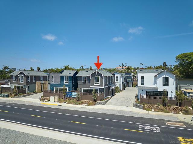559 N Vulcan Ave, Encinitas CA: https://media.crmls.org/mediaz/e27ed6e6-8efd-4577-b2ef-11d2c3126143.jpg
