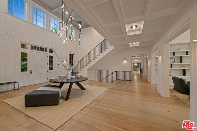 491 N Tigertail Road, Los Angeles CA: https://media.crmls.org/mediaz/e27f7ef2-50d0-4f4e-b7df-a378cbfc70e9.jpg