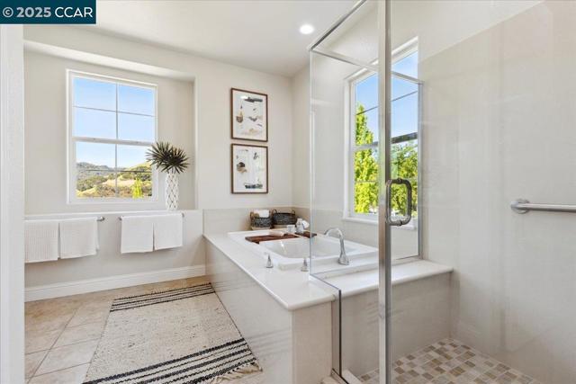 38 Citron Knoll, Orinda CA: https://media.crmls.org/mediaz/e2804faa-3d38-4e2a-825b-c4ead019440d.jpg