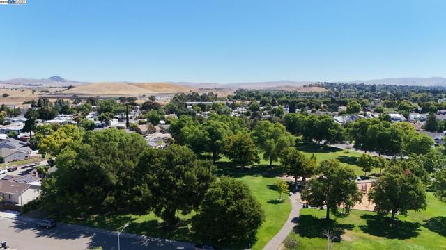 676 Colusa Way, Livermore CA: https://media.crmls.org/mediaz/e282a4e0-595b-4651-97c6-94b459135d4e.jpg