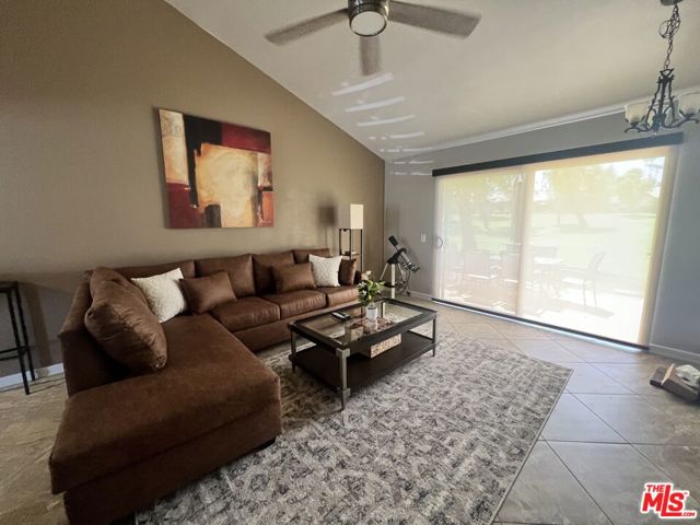40981 Preston Trail, Palm Desert CA: https://media.crmls.org/mediaz/e2832a4a-e58c-4bb0-8223-3a65de6953e2.jpg
