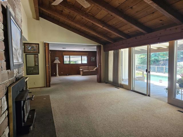 29625 Palomares Rd, Castro Valley CA: https://media.crmls.org/mediaz/e2832e12-30c0-41f6-a688-ac7c0f49583a.jpg
