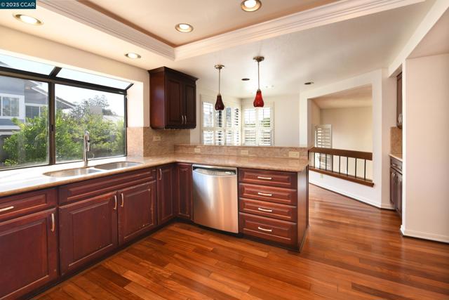 319 Oak Glen Ct, Martinez CA: https://media.crmls.org/mediaz/e2833990-ef92-429e-957c-2a69d68c131e.jpg