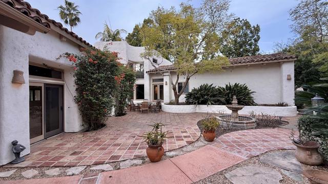 16722 Via Lago Azul, Rancho Santa Fe CA: https://media.crmls.org/mediaz/e283a29f-edaf-41cb-aca2-8f1c5f7e81d4.jpg