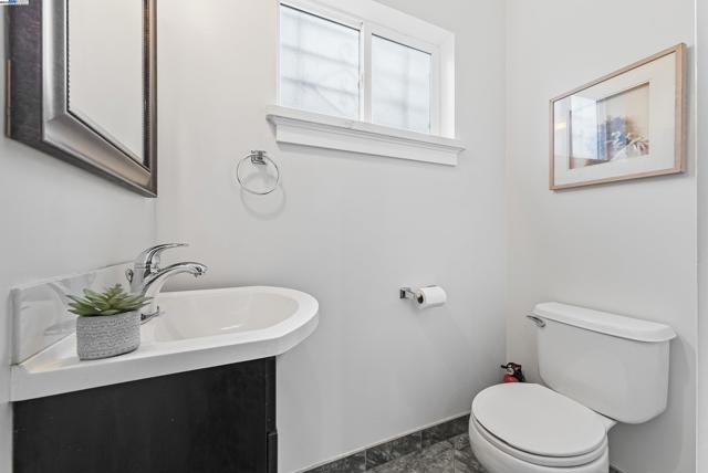 931 E 23Rd St, Oakland CA: https://media.crmls.org/mediaz/e283b2fa-1f1f-4863-9e60-79a8509fb56f.jpg