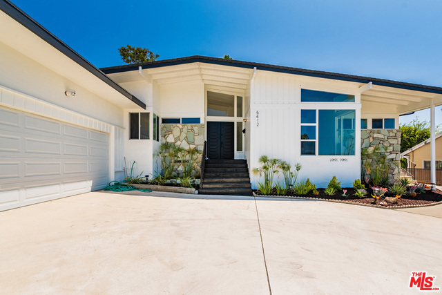 5412 S HOLT Avenue, Los Angeles CA: https://media.crmls.org/mediaz/e283c7a0-1f8b-4c43-a0a3-6f21dc28c1e4.jpg
