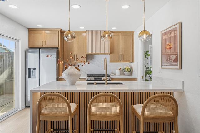 3790 Ruskin Pl, Fremont CA: https://media.crmls.org/mediaz/e283e2f1-78c6-4cd3-8c96-f216b3d6f76f.jpg