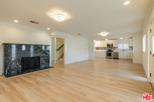 445 S Mansfield Avenue, Los Angeles CA: https://media.crmls.org/mediaz/e284ef20-c654-46c1-9fc3-bf507d3bed07.jpg