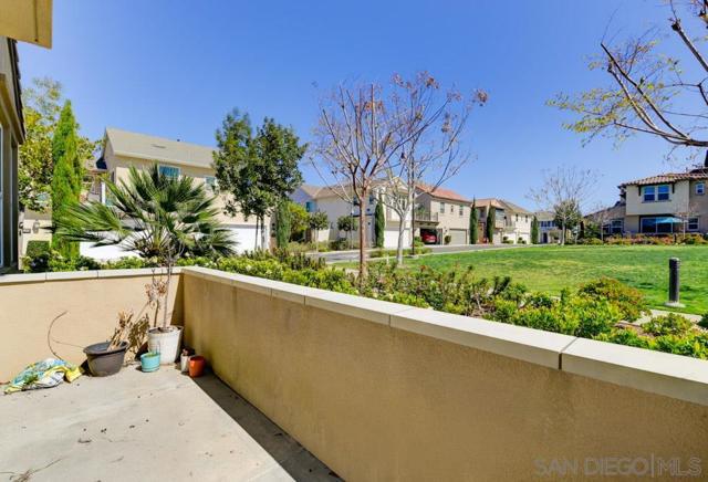 4314 Star Path Way, Oceanside CA: https://media.crmls.org/mediaz/e285bffe-900e-4481-9532-52f0c9096a5d.jpg