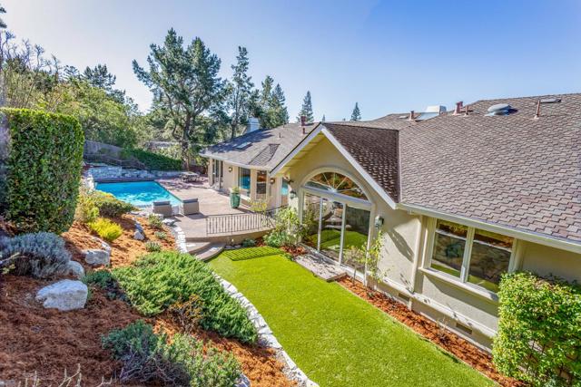 1110 Trinity Drive, Menlo Park CA: https://media.crmls.org/mediaz/e286ebcb-8f41-4cf3-adc0-c66e228016a5.jpg