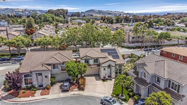 1205 Amber Court, San Leandro CA: https://media.crmls.org/mediaz/e2876c51-a81a-46eb-91ae-748e7f2ac535.jpg