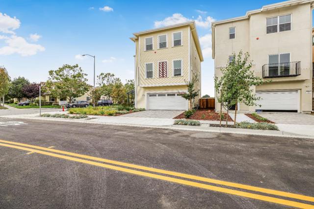 401 San Luis Avenue, Watsonville CA: https://media.crmls.org/mediaz/e2877f08-e554-45db-b4fd-bec80bf74868.jpg