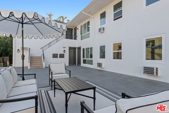 1250 N Crescent Heights Boulevard, West Hollywood CA: https://media.crmls.org/mediaz/e287950e-b1e0-49c1-b050-e71eccc74e79.jpg