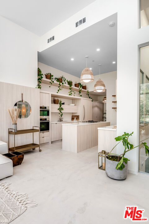 2407 San Marco Drive, Los Angeles CA: https://media.crmls.org/mediaz/e287a6d1-b945-44d6-90a6-efaffd9728aa.jpg