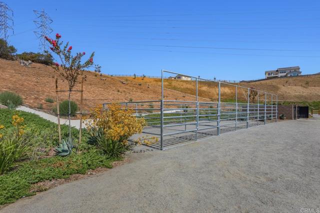 2964 Hayloft Place, Escondido CA: https://media.crmls.org/mediaz/e287bae8-0a99-4f24-a99f-3013aaa53fe2.jpg