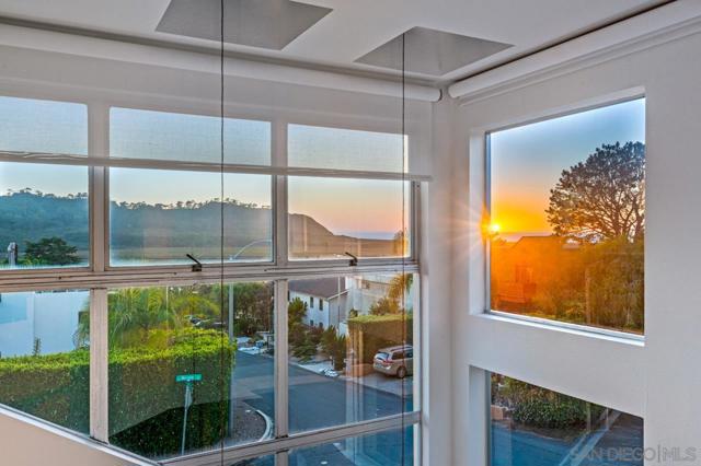 2506 Via Merano, Del Mar CA: https://media.crmls.org/mediaz/e287bca1-0c14-4e88-8f5c-5a08ef31fa02.jpg
