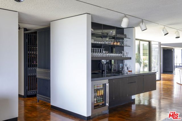 1100 Paso Alto Drive, Pasadena CA: https://media.crmls.org/mediaz/e287be6a-507d-493e-bdfb-12a73c63b74d.jpg