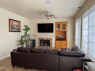 32425 Pacific Grove Way, Union City CA: https://media.crmls.org/mediaz/e287c900-fba6-4232-9466-7f0215c749d3.jpg